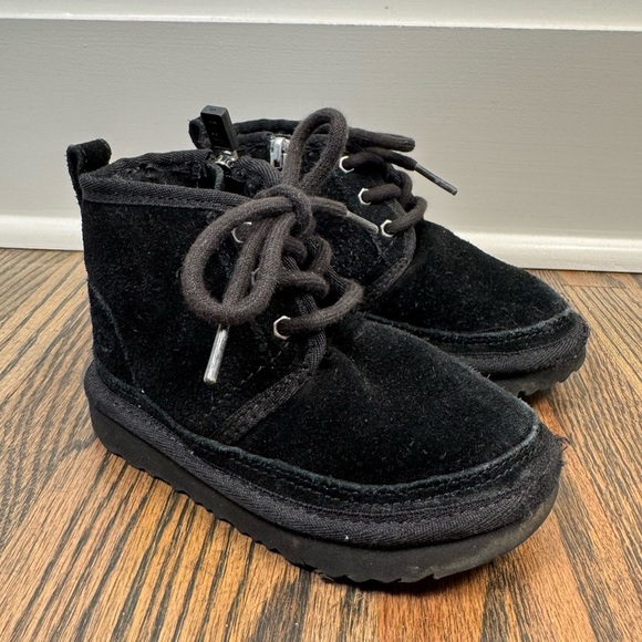 UGG Neumel Blsck Suede Zip Chukka Boots Toddler Size 8 - Picture 1 of 6
